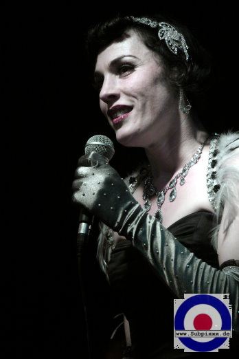 Miss Mama Ulita (D) Ballroom Goes Burlesque - Noels Ballroom Leipzig 17. September 2011 (3).JPG